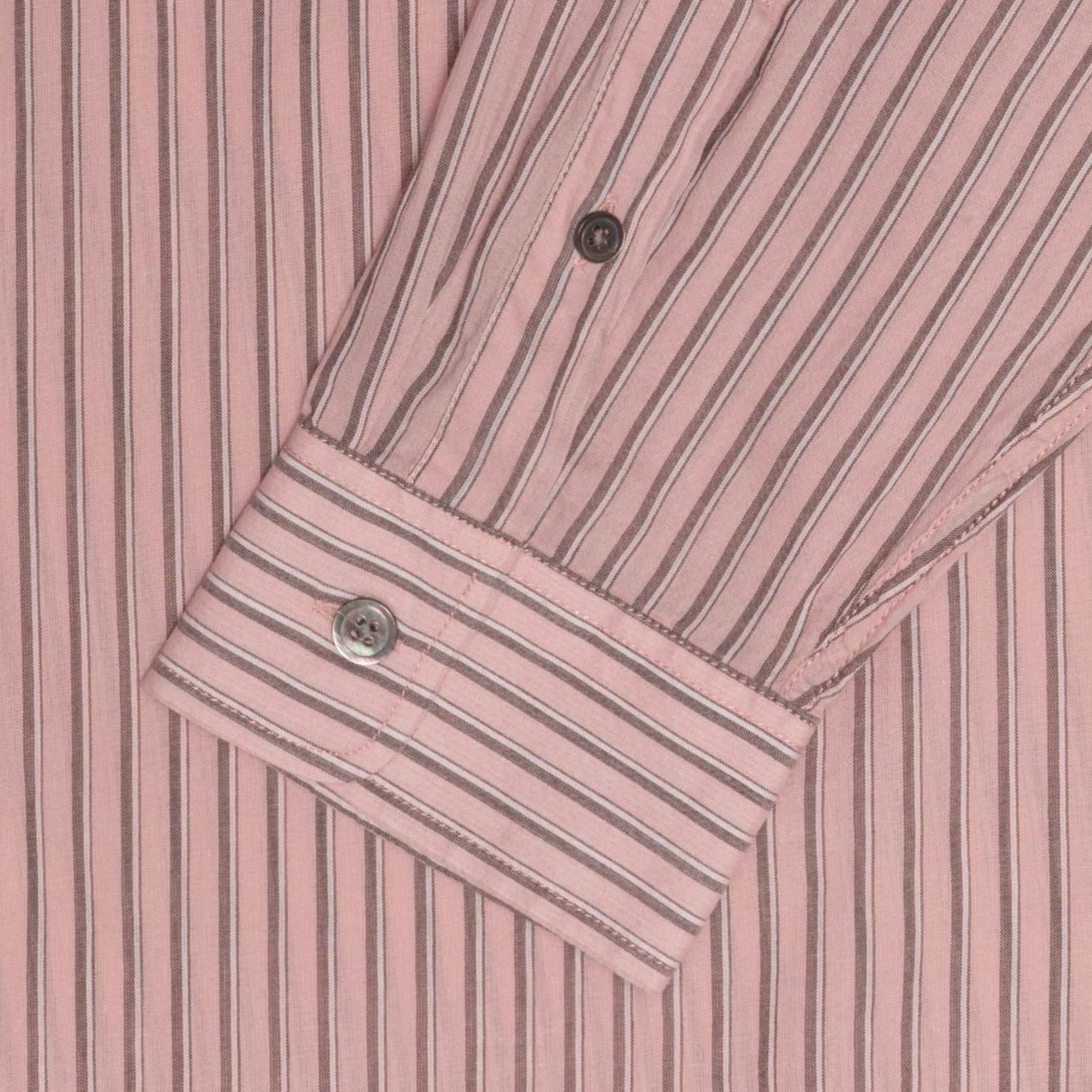Flat detail photo of the sleeve on the Lightweight Classic Shirt - Brick.