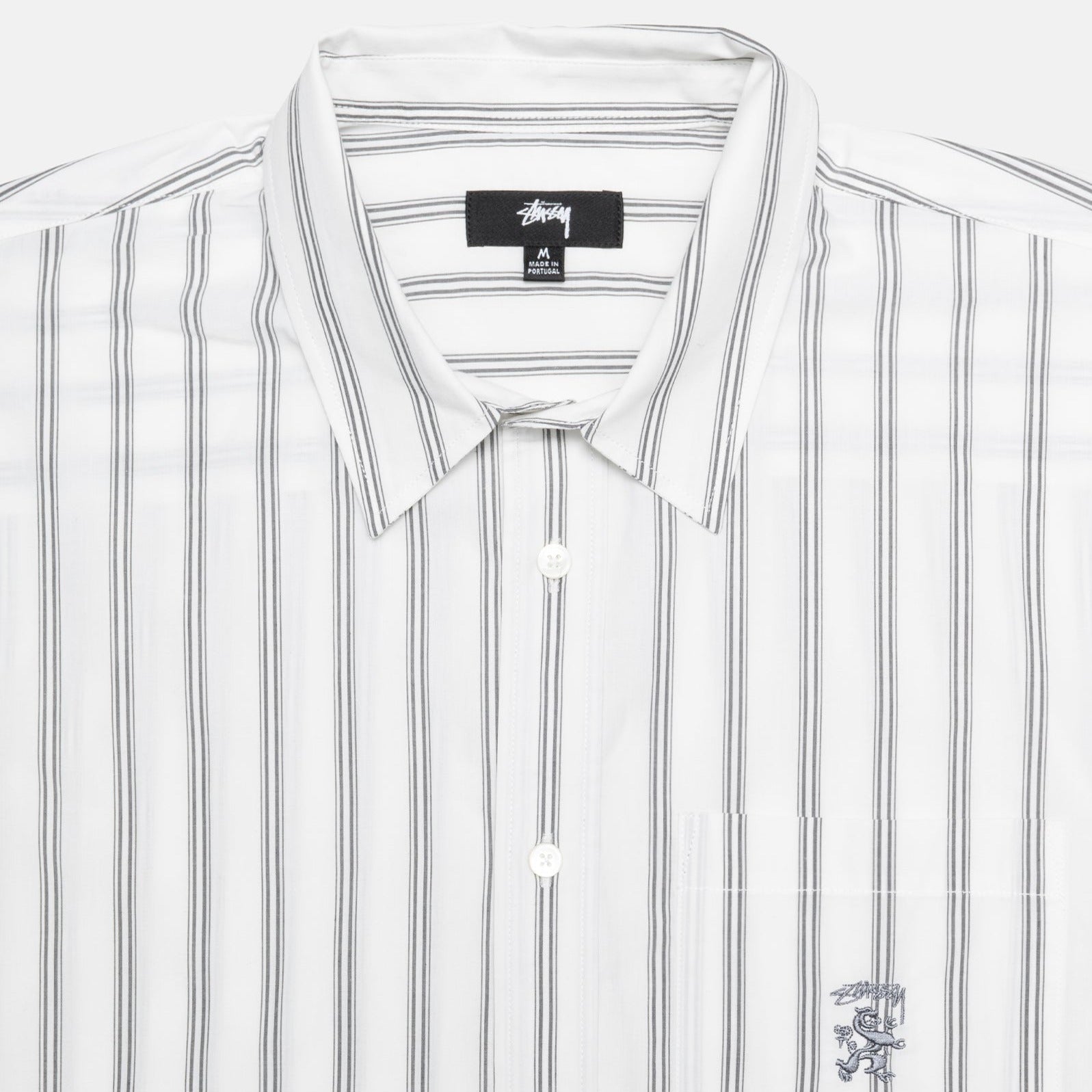 Flat photo of the collar on the Boxy Striped SS Shirt - Off White Stripe.