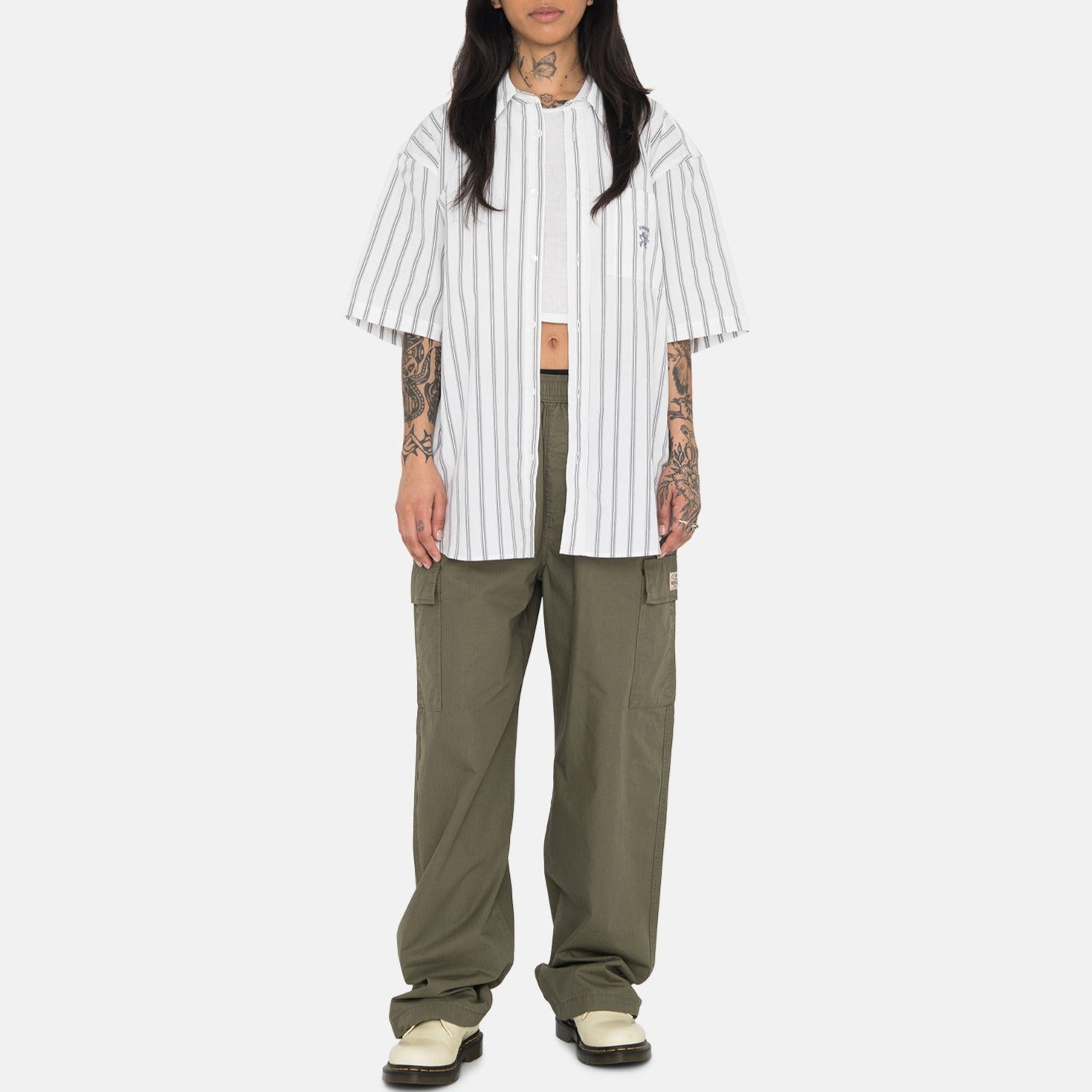 Full body photo of model wearing the Boxy Striped SS Shirt - Off White Stripe.