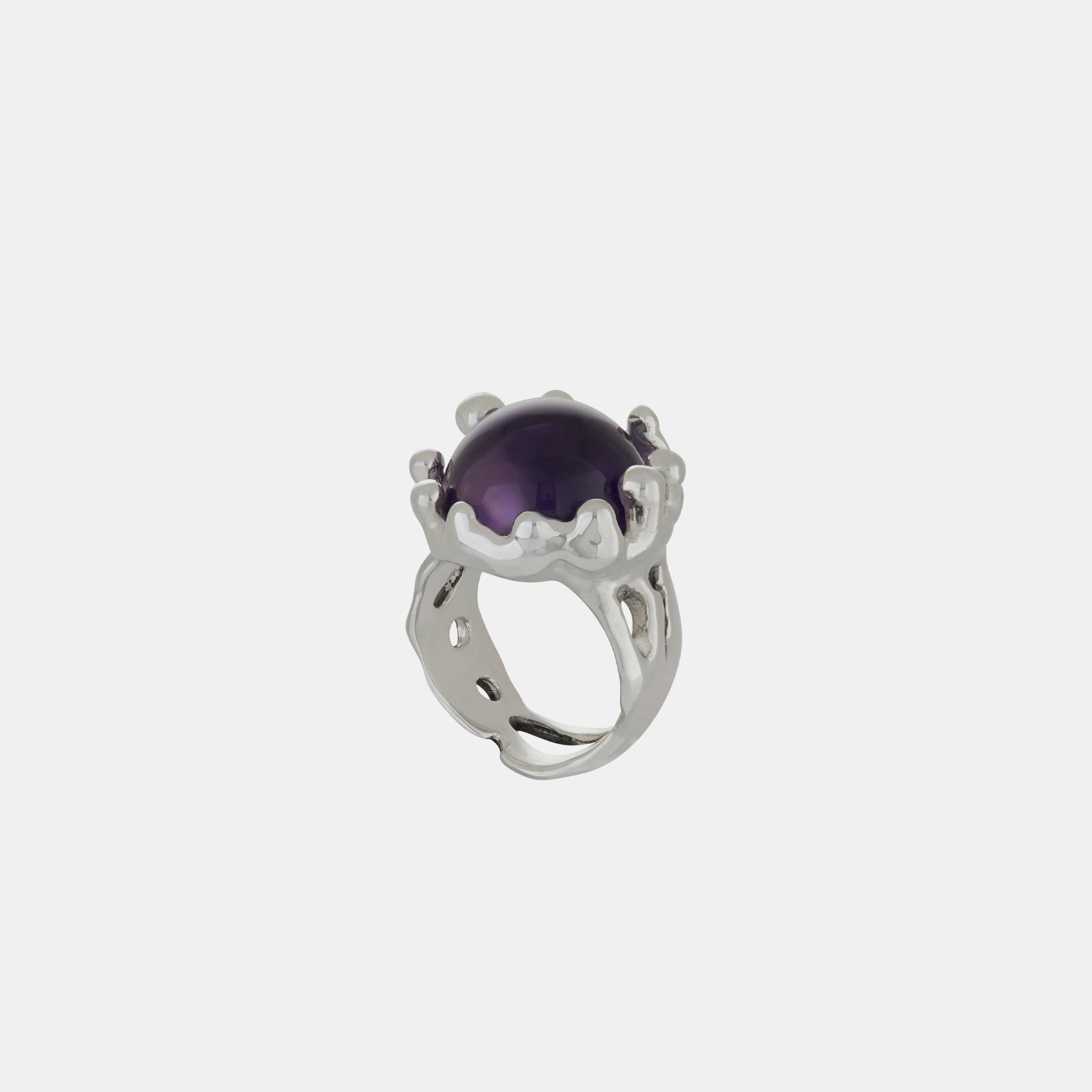 Close detail photo of the Magician Ring - Grape.