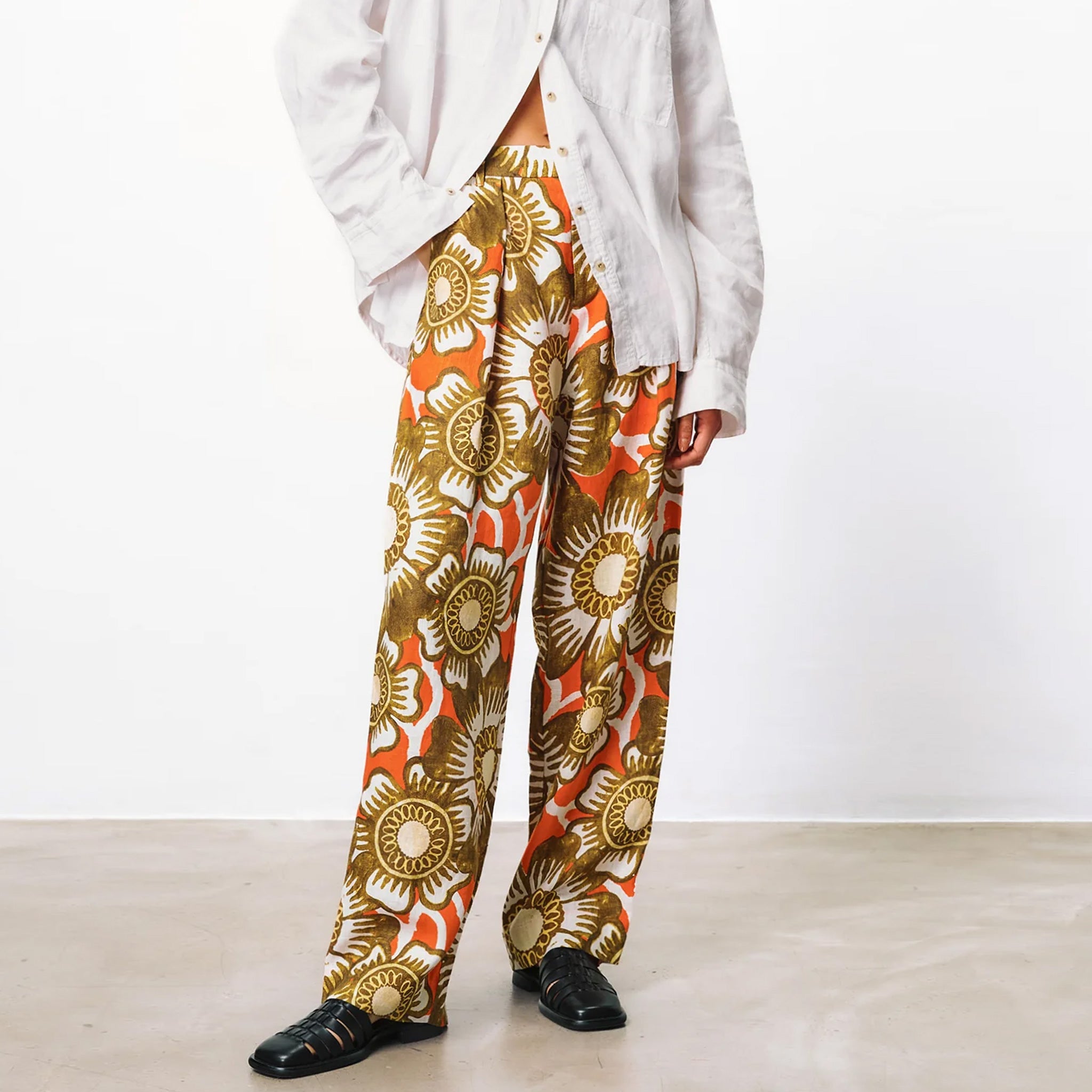Half body photo of model wearing the Marella Pants - Olea.