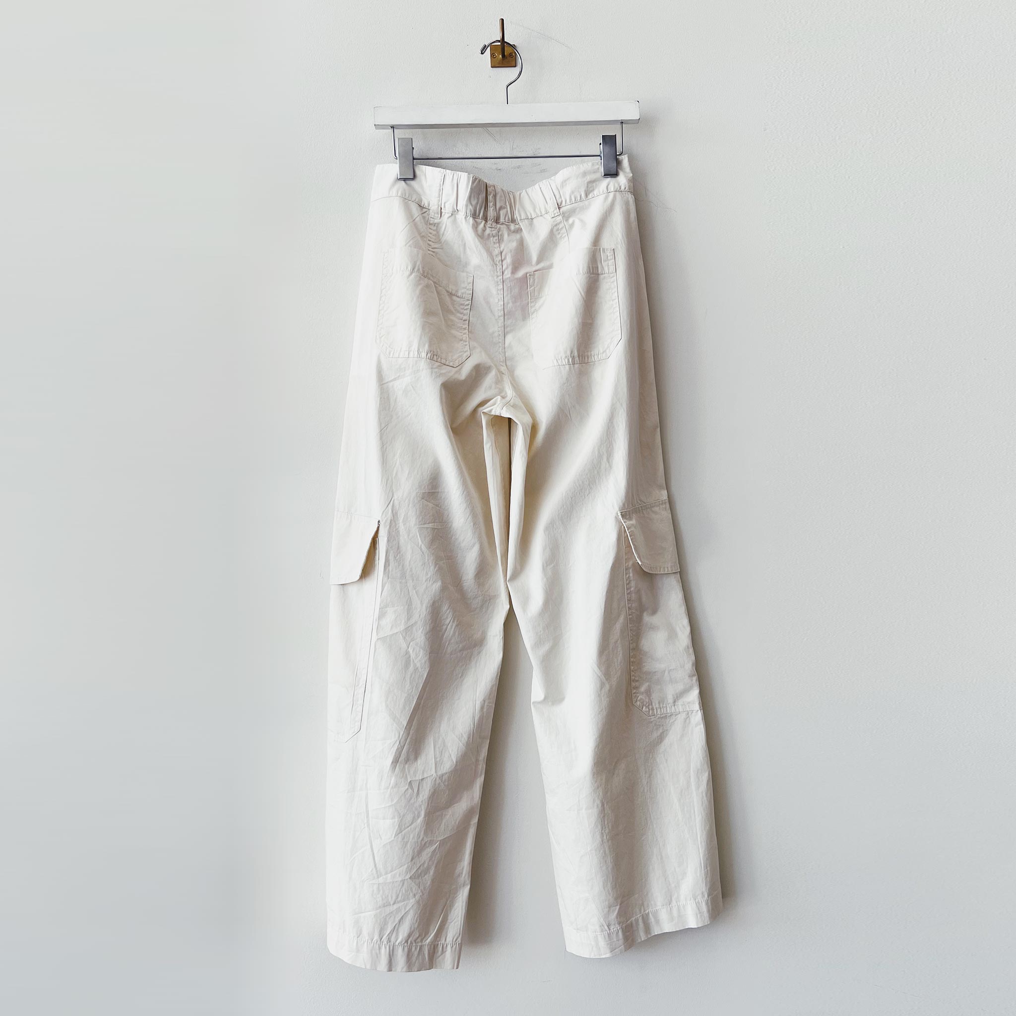 Back detail photo of the Wide Leg Cargo Pant - Cream.