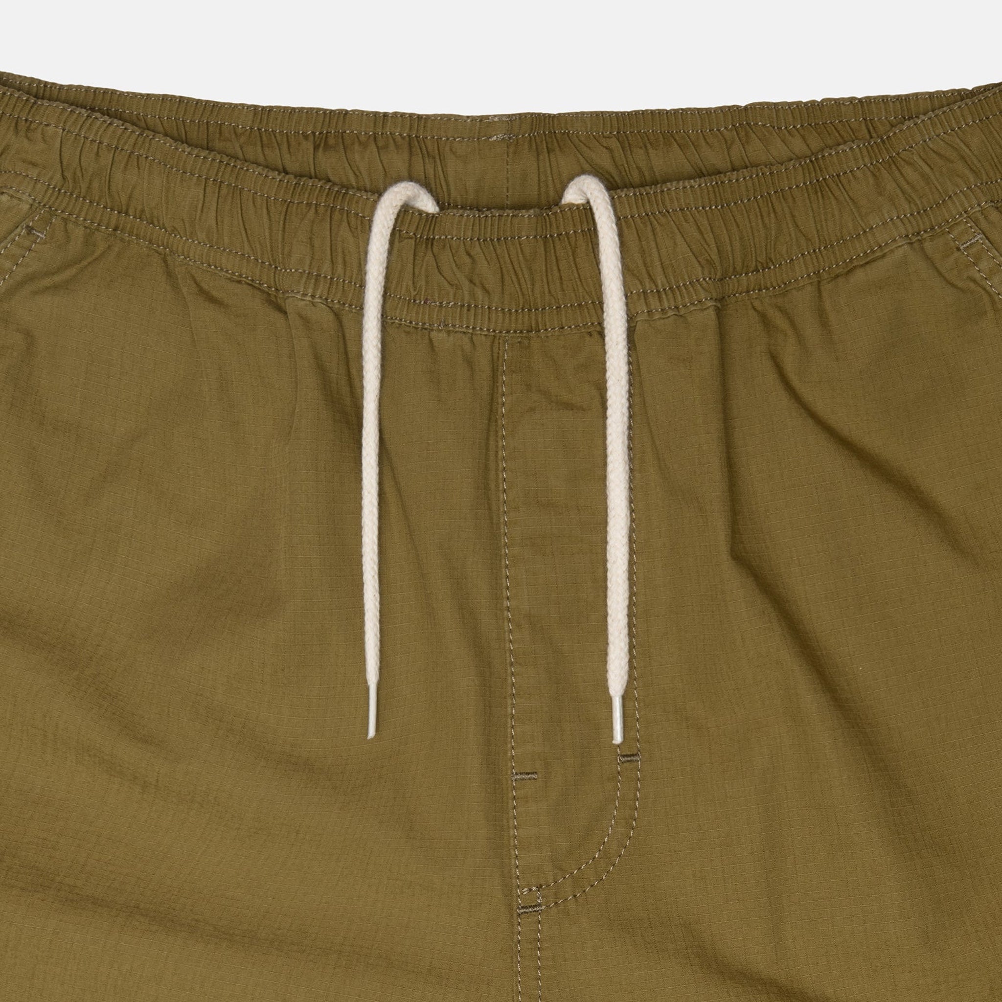 Close flat detail photo of the waistline on thee Ripstop Cargo Beach Pant - Lizard.