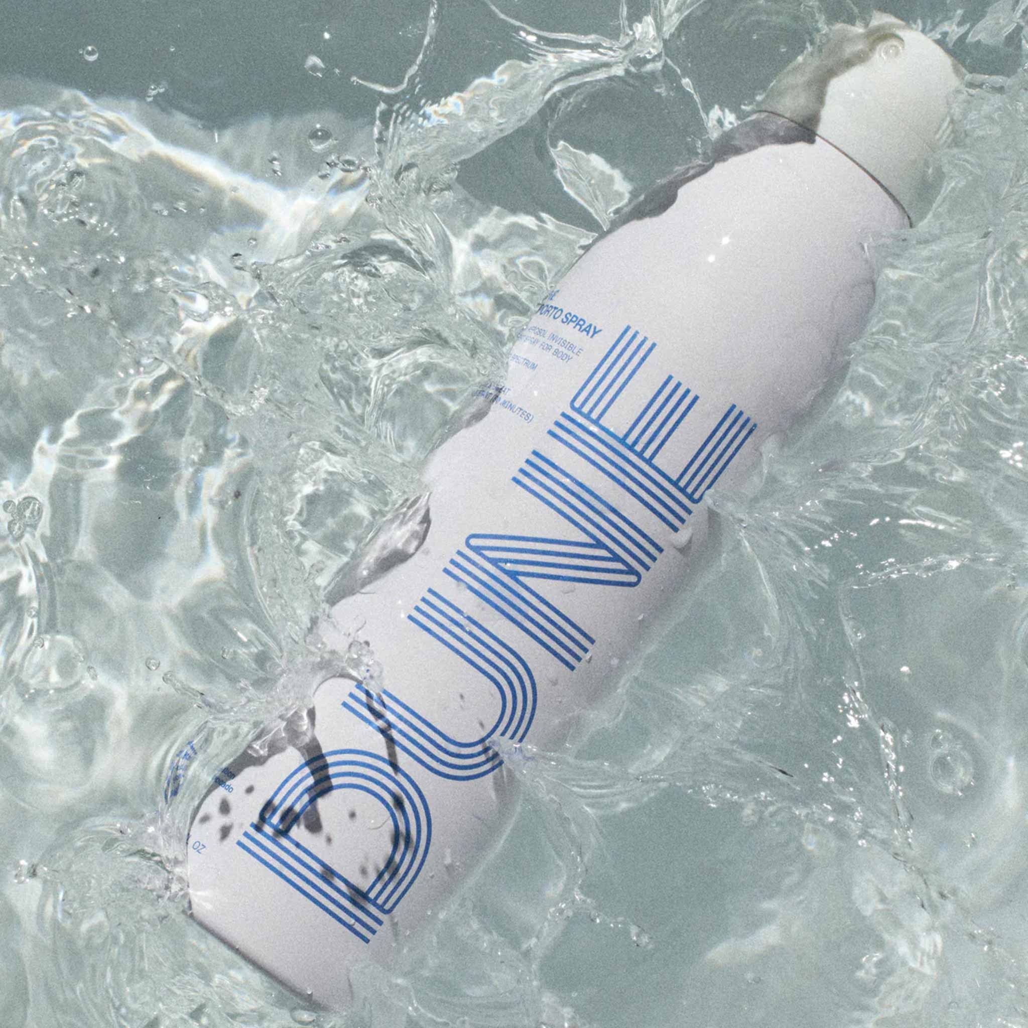 Photo of the The Sporto Spray in water.