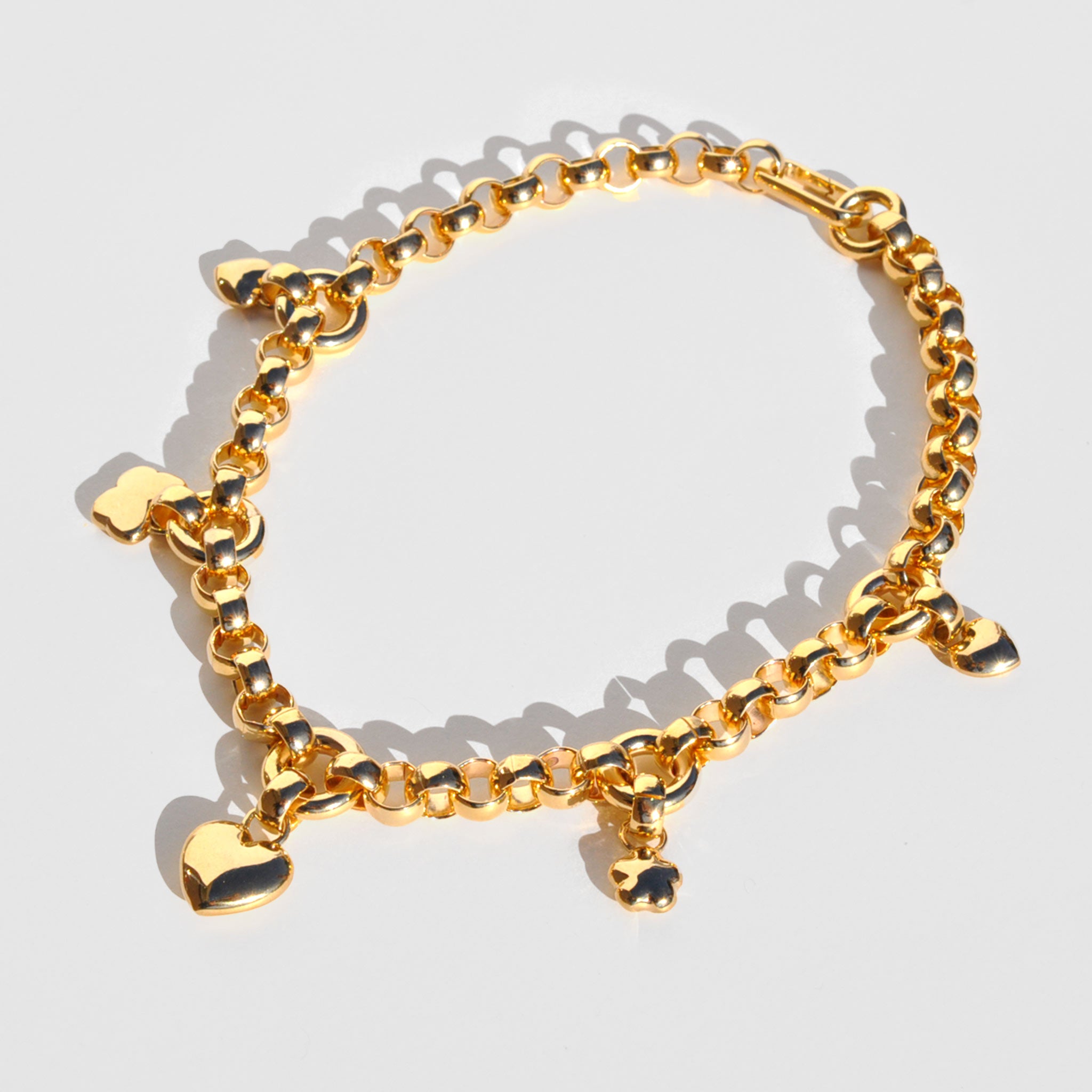 flat image of the Amorina Necklace