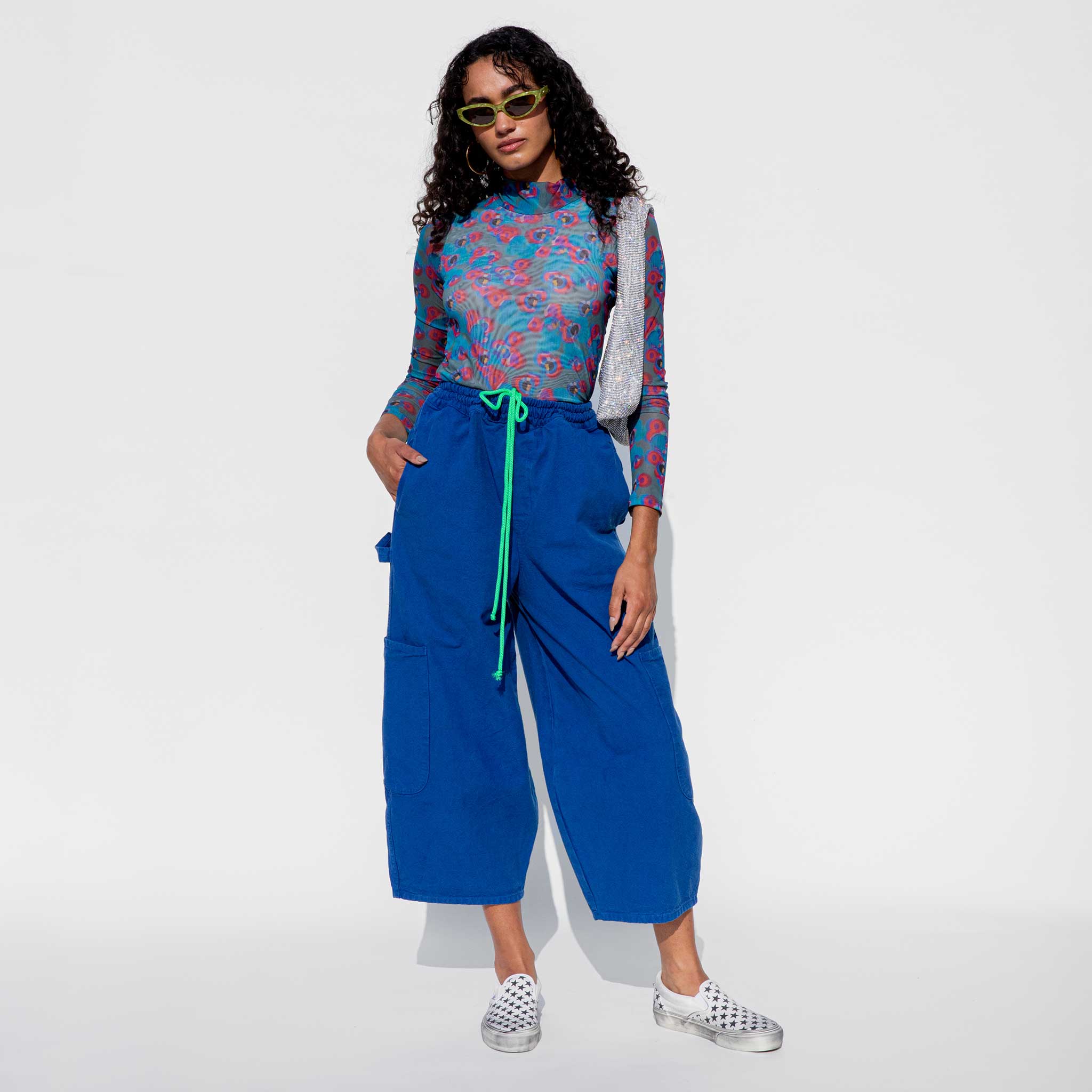 Full outfit shot of Meals Chef pant in Blueberry.