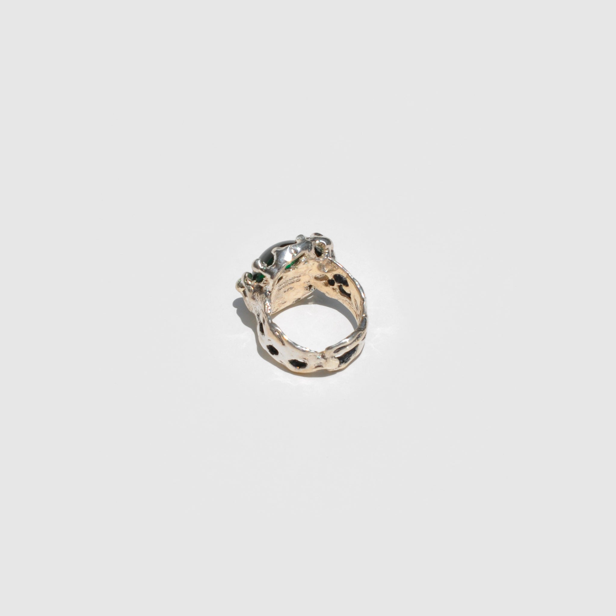 Mondo Mondo - Magician Ring - Emerald, back view, available at LCD.