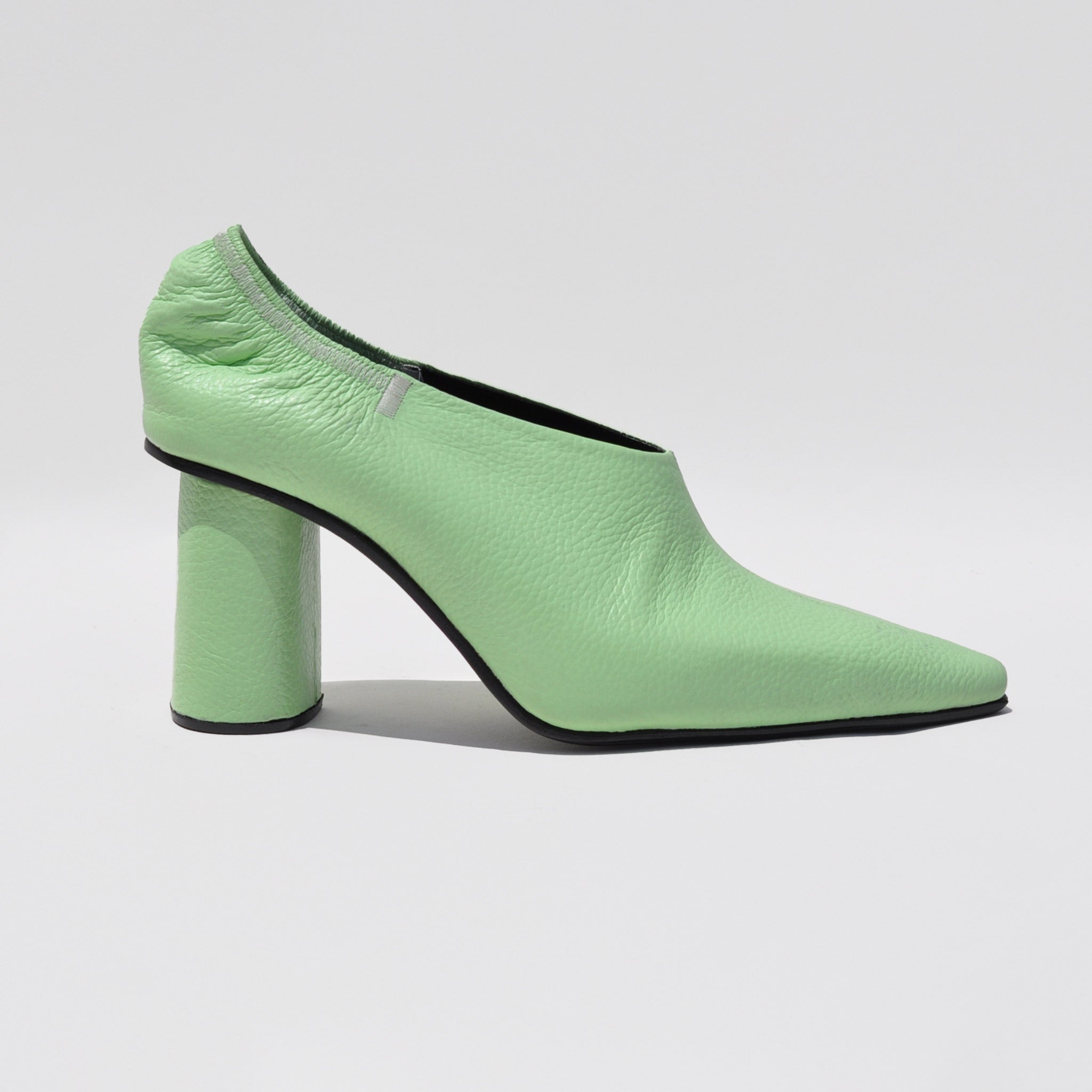 side photo of the Punta Deep - Light Green
