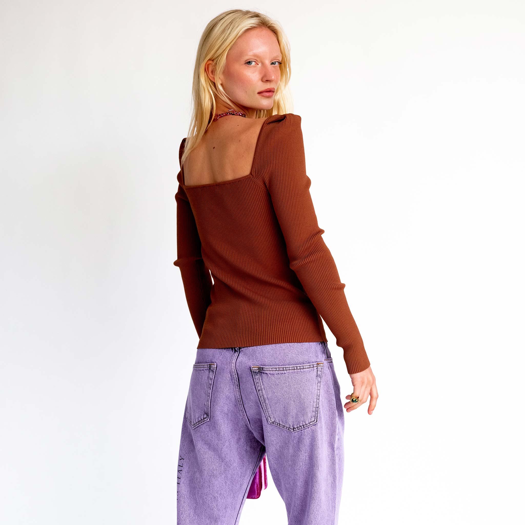 Back half body photo of mdoel wearing the Ribbed Sweetheart Top - Cocoa.