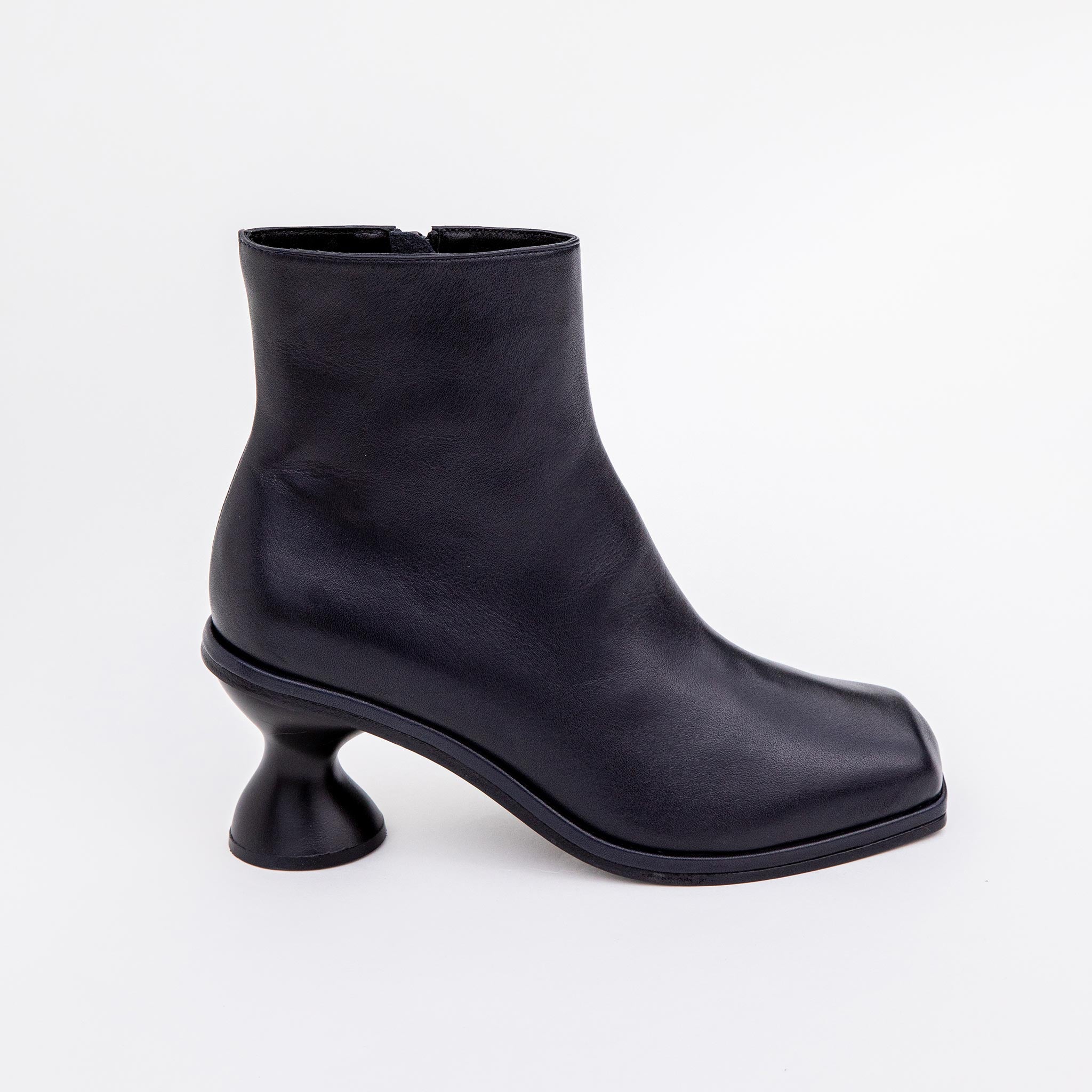 Side photo of the Toadstool Boot - Black.