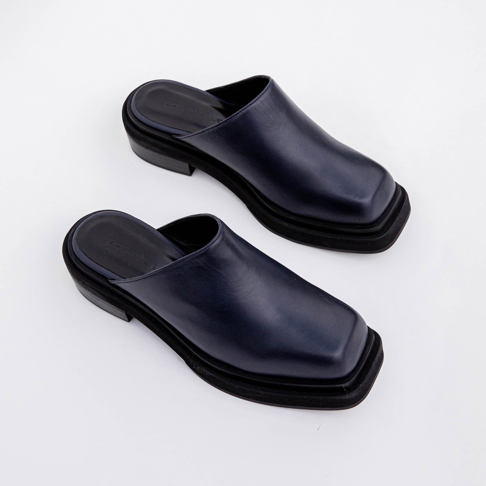 Top view of the Zoe Clog - Black.